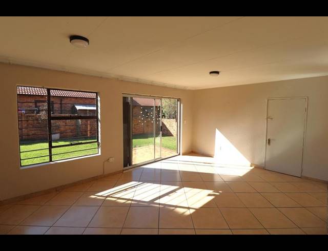 2 BEDROOM PROPERTY TO RENT IN WILGEHEUWEL